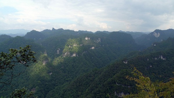 Der Berg Yuntai in der Karstlandschaft im Landkreis Shibing, Guizhou, China © fircst/flickr.com