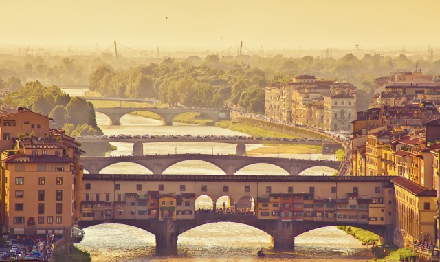 Ponte Vecchio, Florenz  - Ideen zum Valentinstag / Die romantischten Orte der Welt