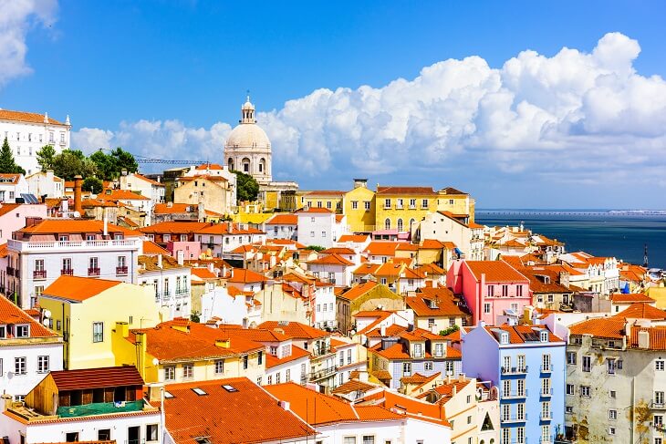 Zum Eurovision Song Contest nach Lissabon_Skyline with Sao Jorge Castle