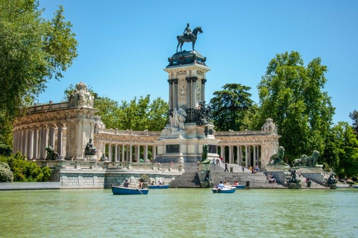 Retiro Park besuchen wenn du mit deinen Freundinnen in Madrid unterwegs bist