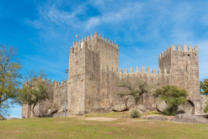portugal, guimaraes, castelo de guimaraes