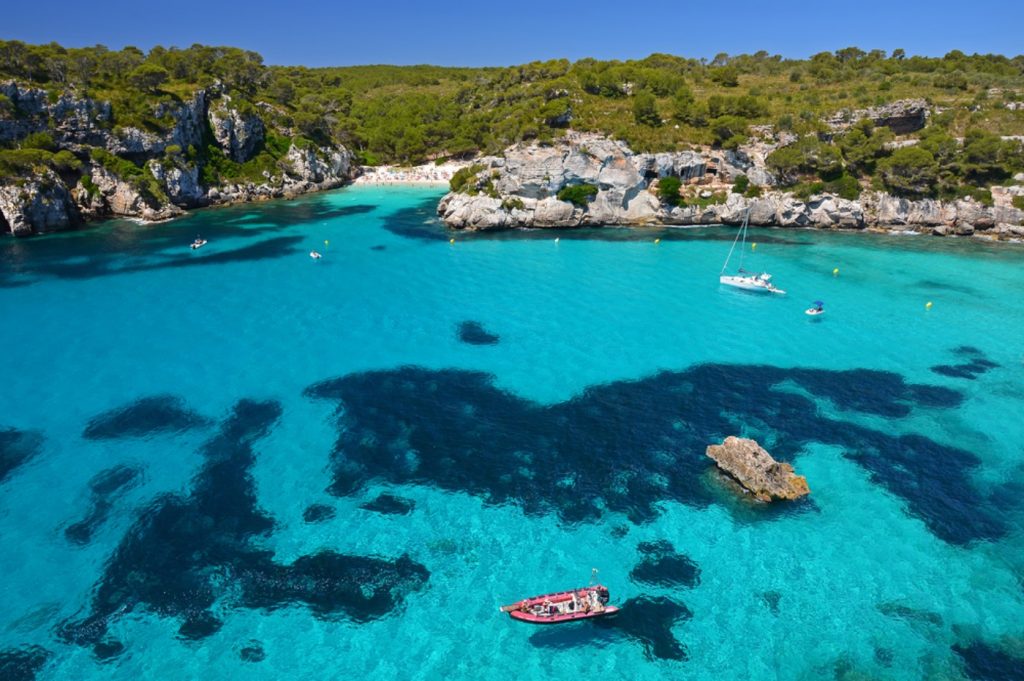 Menorca Urlaub, Balearen, Bucht, türkises Wasser, Mittelmeer