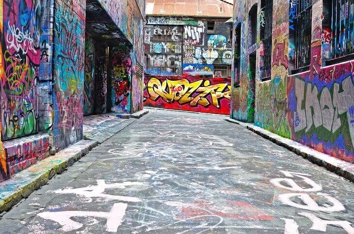 Reasons to travel to Melbourne_ Opodo Travel Blog_Hosier lane street art_famous for its street graffiti