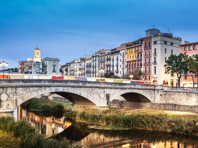Buchen Sie Flug und Hotel für Girona günstig bei Opodo
