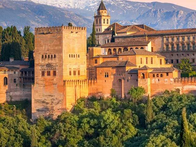 Buchen Sie Ihren Flug nach Granada mit Opodo