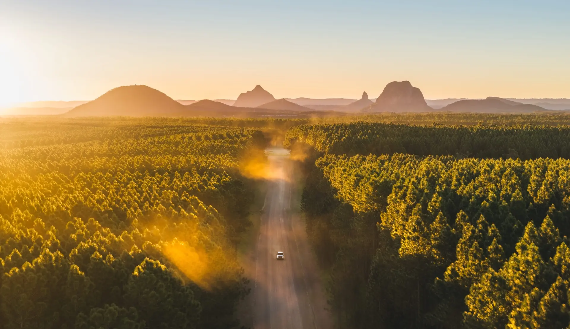 Fahren Sie zu den Glass House Mountains und in das Hinterland der Sunshine Coast