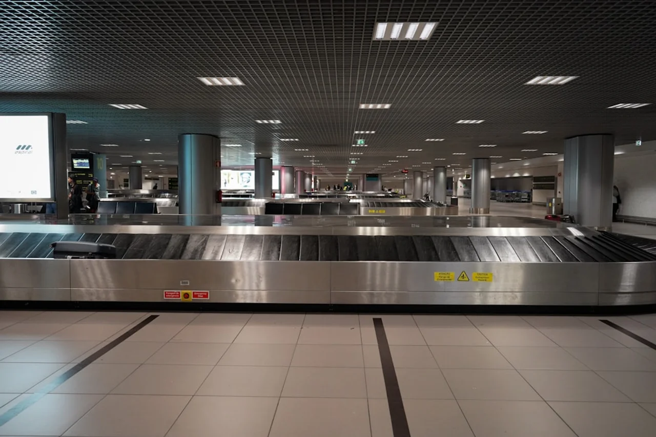 Rollstuhl am Flughafen-Gate